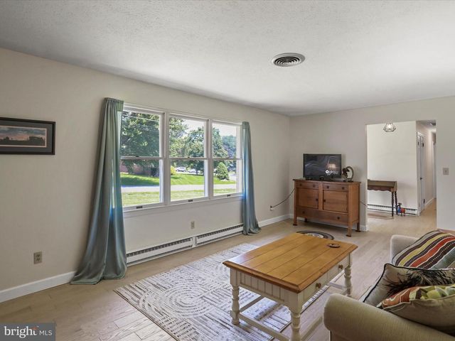 103 MYRIAH DR, Martinsburg, WV 25405