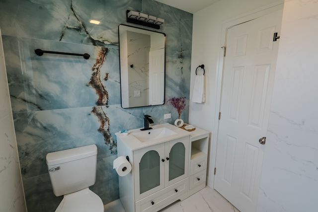 10101 Belmont Avenue, Franklin Park, IL 60131