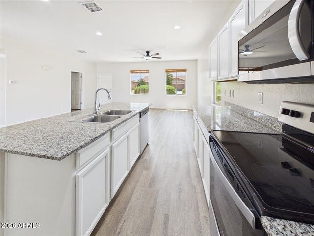 810 W RAYMOND Street, Coolidge, AZ 85128