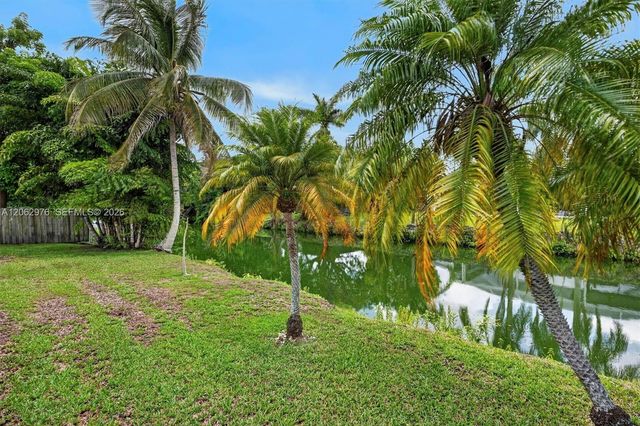 16840 SW 87th Ave, Palmetto Bay, FL 33157