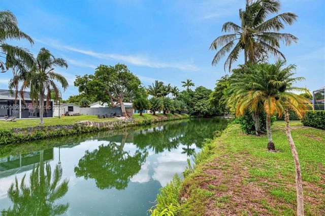 16840 SW 87th Ave, Palmetto Bay, FL 33157
