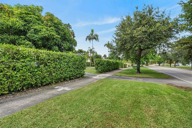 16840 SW 87th Ave, Palmetto Bay, FL 33157