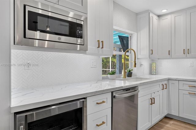 16840 SW 87th Ave, Palmetto Bay, FL 33157