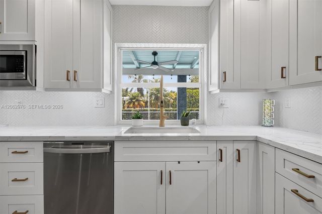 16840 SW 87th Ave, Palmetto Bay, FL 33157
