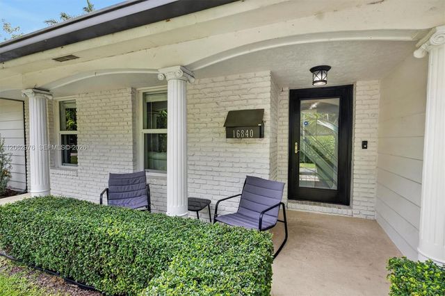 16840 SW 87th Ave, Palmetto Bay, FL 33157
