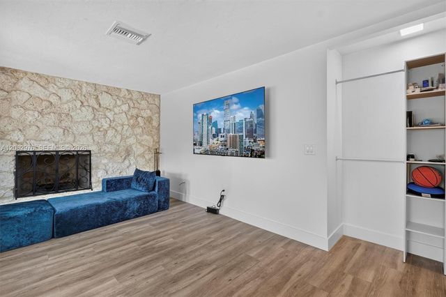 16840 SW 87th Ave, Palmetto Bay, FL 33157