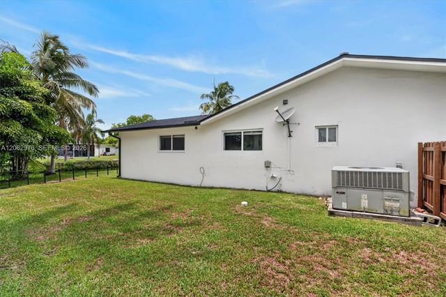 16840 SW 87th Ave, Palmetto Bay, FL 33157