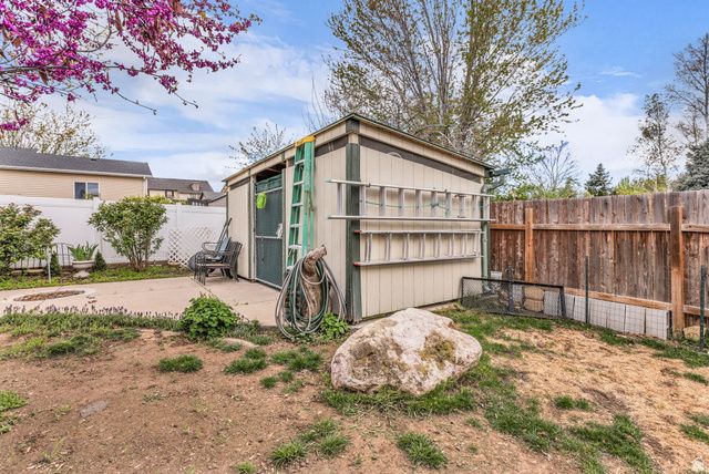 2047 N 1650 E, Layton, UT 84040