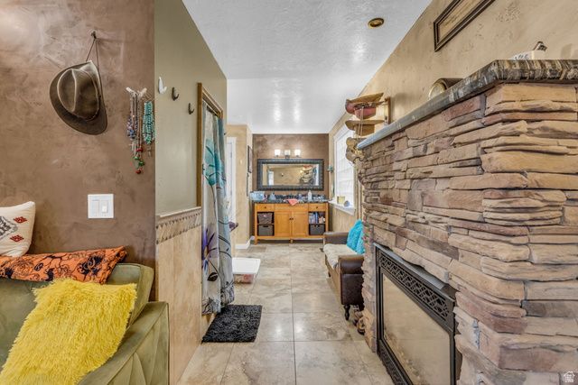 2047 N 1650 E, Layton, UT 84040