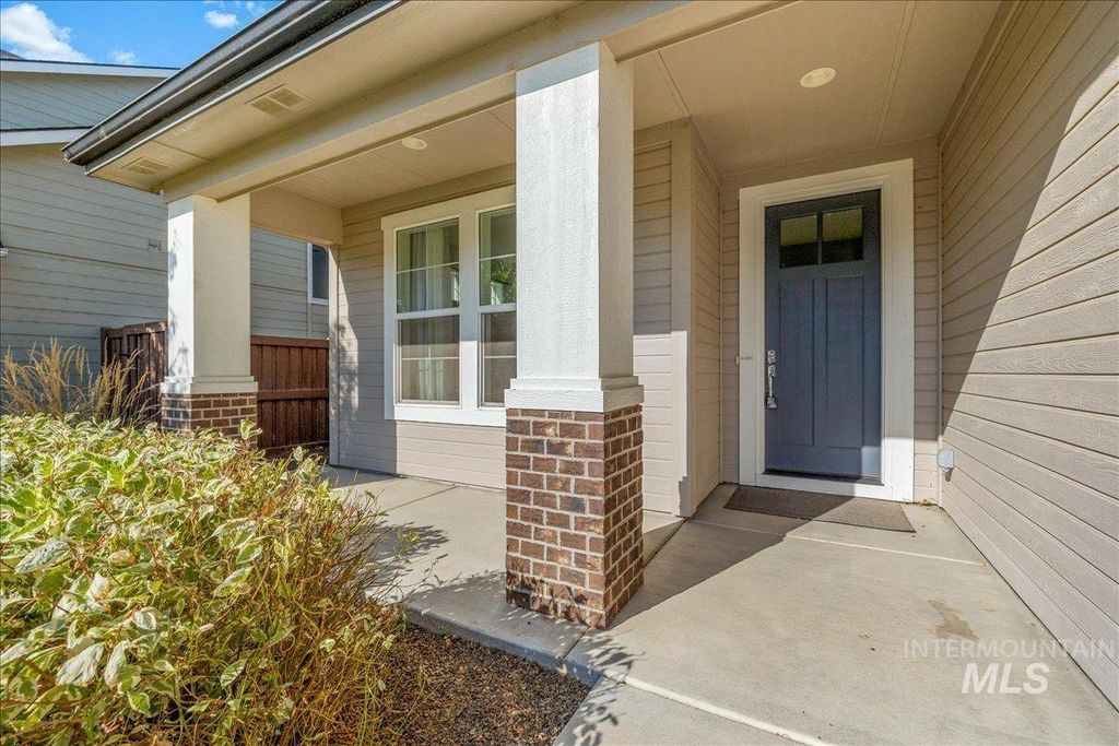 5915 N Vicenza Ave, Meridian, ID 83646 photo 2