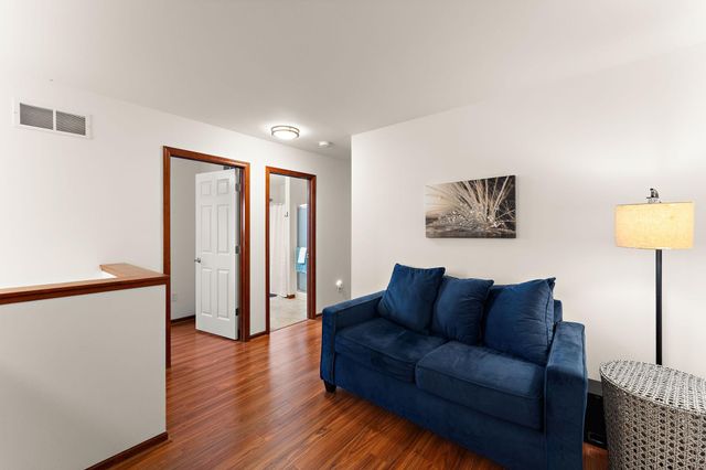 15672 Emerald Drive N 4, Hugo, MN 55038