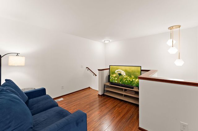 15672 Emerald Drive N 4, Hugo, MN 55038