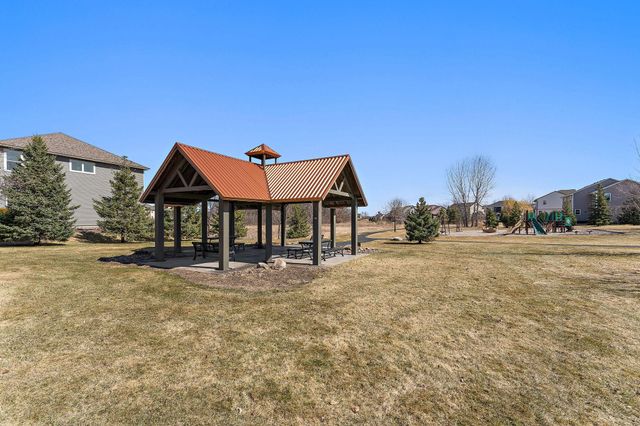 15672 Emerald Drive N 4, Hugo, MN 55038