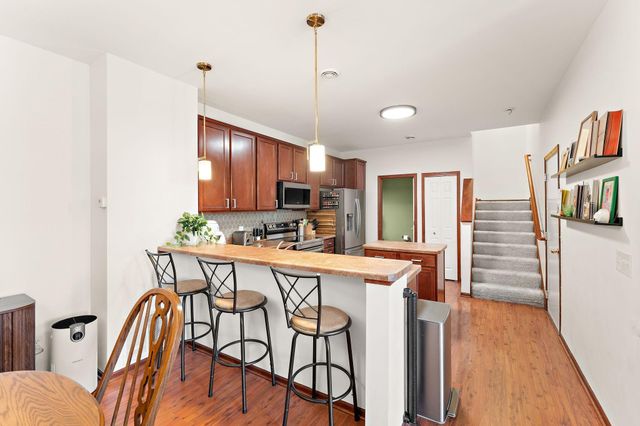 15672 Emerald Drive N 4, Hugo, MN 55038