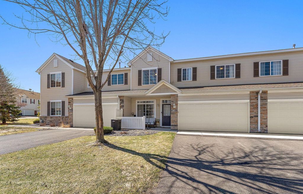 15672 Emerald Drive N 4, Hugo, MN 55038