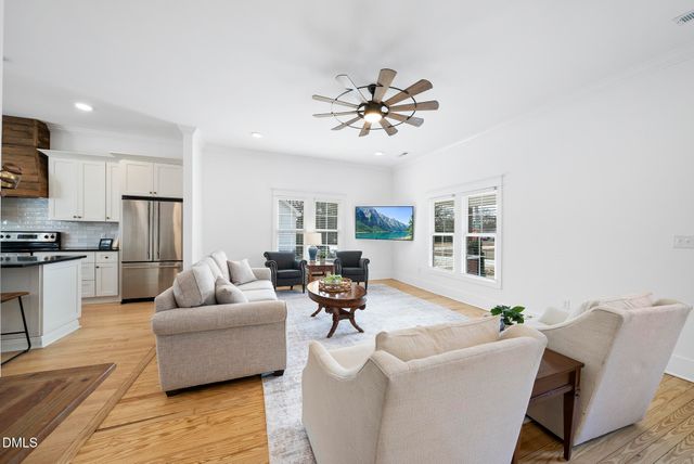 108 W Chestnut Avenue, Wake Forest, NC 27587