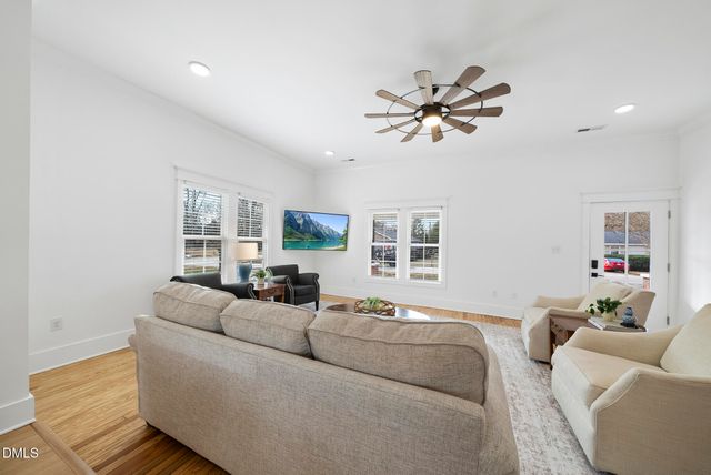 108 W Chestnut Avenue, Wake Forest, NC 27587