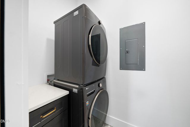 108 W Chestnut Avenue, Wake Forest, NC 27587