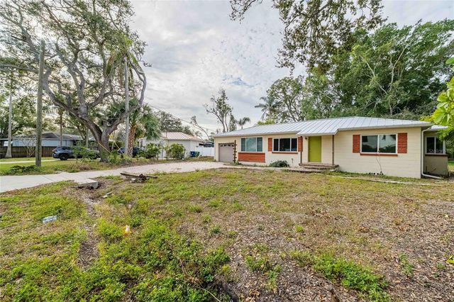 6213 SANDERS DRIVE, Tampa, FL 33611