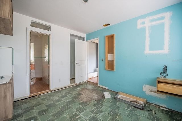 6213 SANDERS DRIVE, Tampa, FL 33611