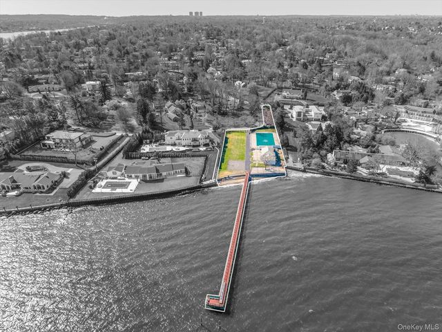 33 Harbour Road, Great Neck, NY 11024