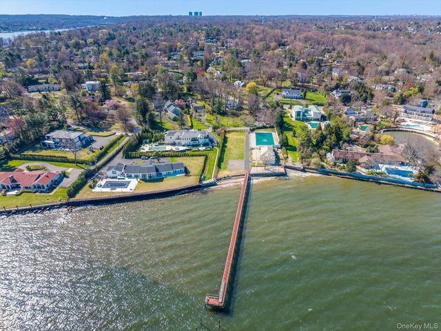 33 Harbour Road, Great Neck, NY 11024