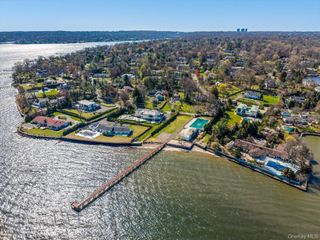 33 Harbour Road, Great Neck, NY 11024
