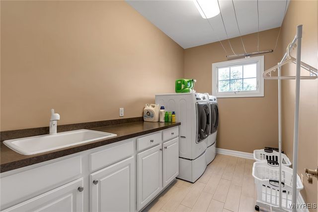 9123 Curry Lane, Clarence, NY 14032