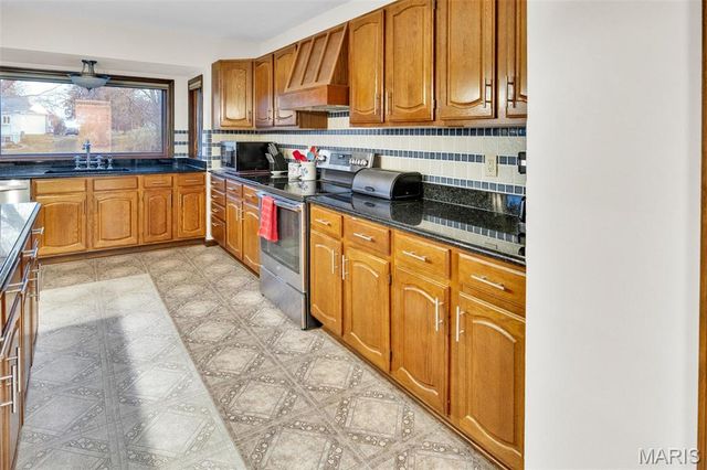 15142 Highcroft Drive Drive, Chesterfield, MO 63017