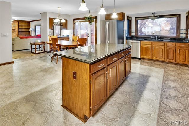 15142 Highcroft Drive Drive, Chesterfield, MO 63017