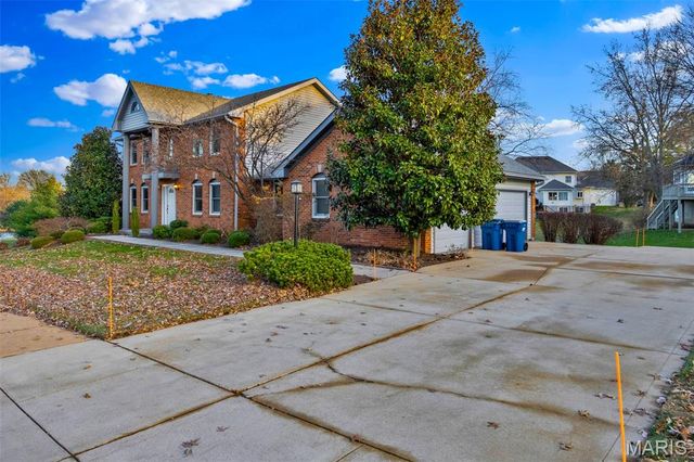 15142 Highcroft Drive Drive, Chesterfield, MO 63017