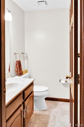 15142 Highcroft Drive Drive, Chesterfield, MO 63017