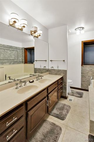 15142 Highcroft Drive Drive, Chesterfield, MO 63017