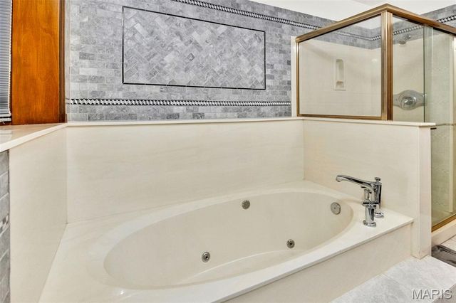 15142 Highcroft Drive Drive, Chesterfield, MO 63017