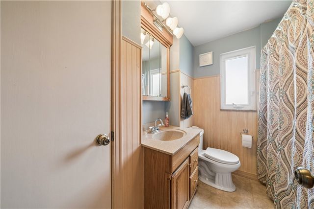 371 Niagara Dr, Irwin, PA 15642