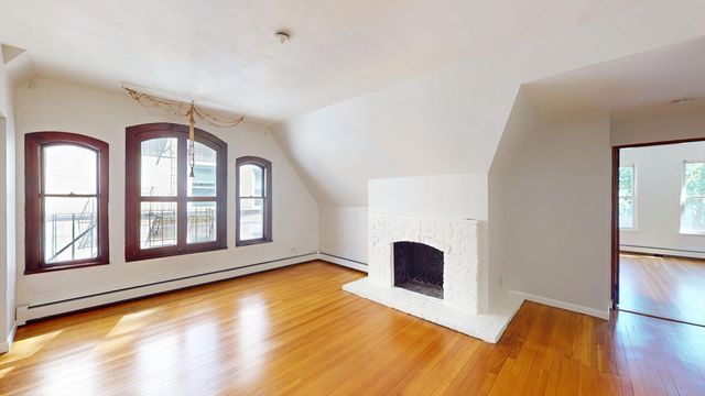1575 Beacon St 3R, Brookline, MA 02446