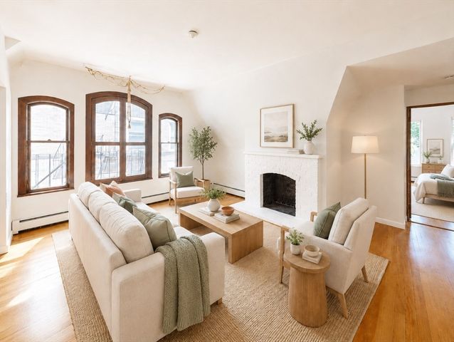1575 Beacon St 3R, Brookline, MA 02446