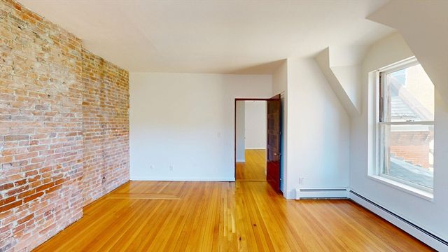 1575 Beacon St 3R, Brookline, MA 02446