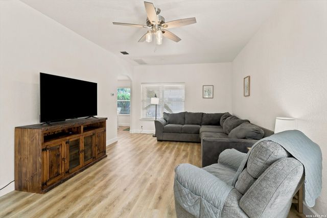 537 Roadrunner Ave, New Braunfels, TX 78130