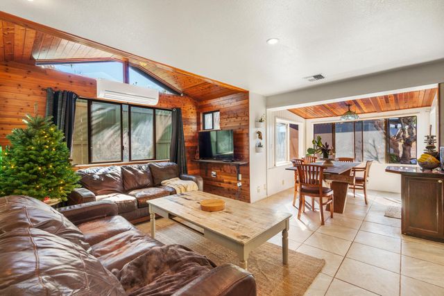 2846 Omaopio Rd, Kula, HI 96790