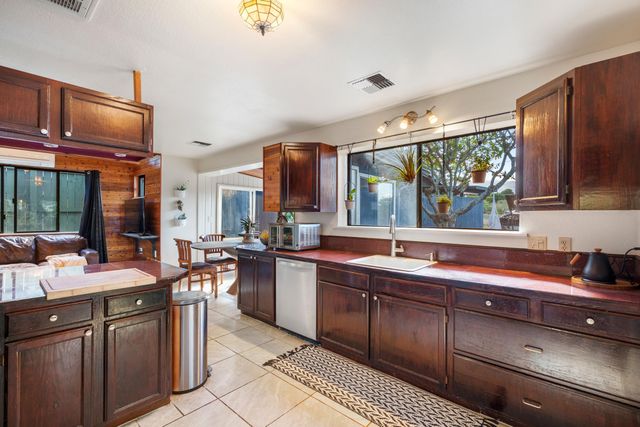 2846 Omaopio Rd, Kula, HI 96790