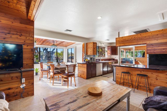 2846 Omaopio Rd, Kula, HI 96790