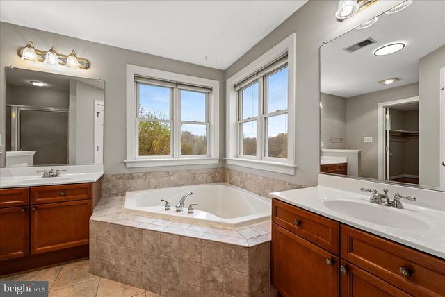 5194 BEACH RIDGE LN, Amissville, VA 20106