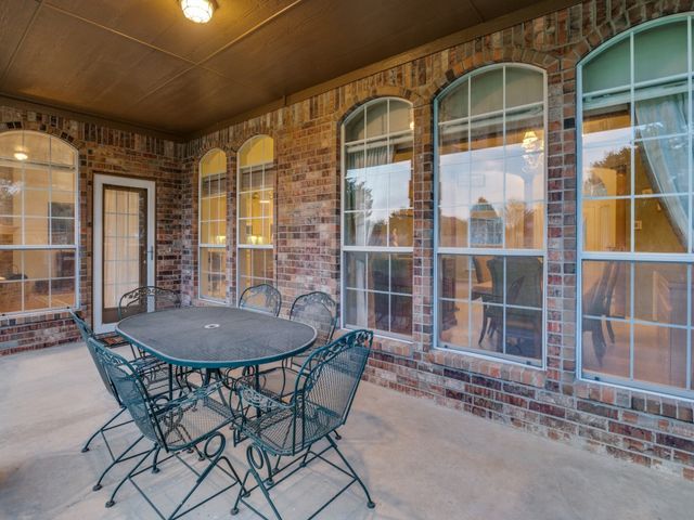 8640 Glen Eagles Drive, Red Oak, TX 75154