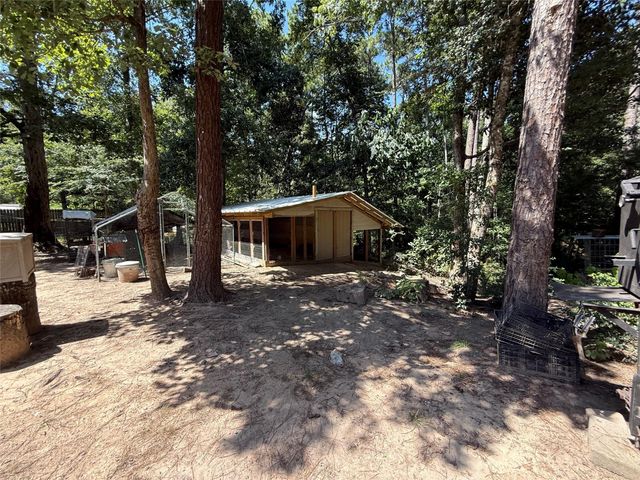 285 County Road 2221, Cleveland, TX 77327