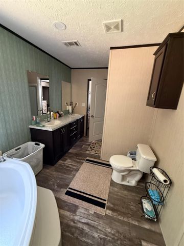 285 County Road 2221, Cleveland, TX 77327