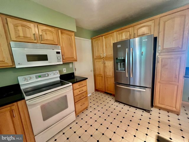 120 MORNINGSIDE DR, Trenton, NJ 08618