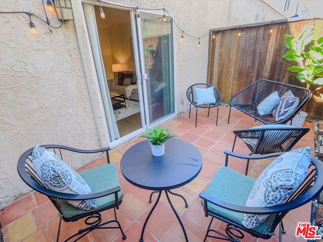 2624 Kansas Avenue 11, Santa Monica, CA 90404