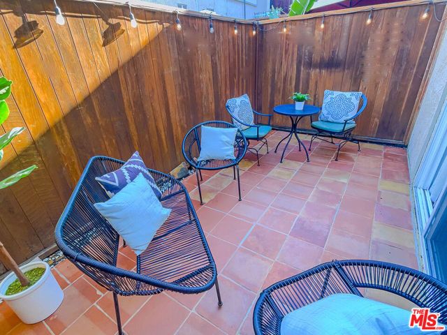 2624 Kansas Avenue 11, Santa Monica, CA 90404