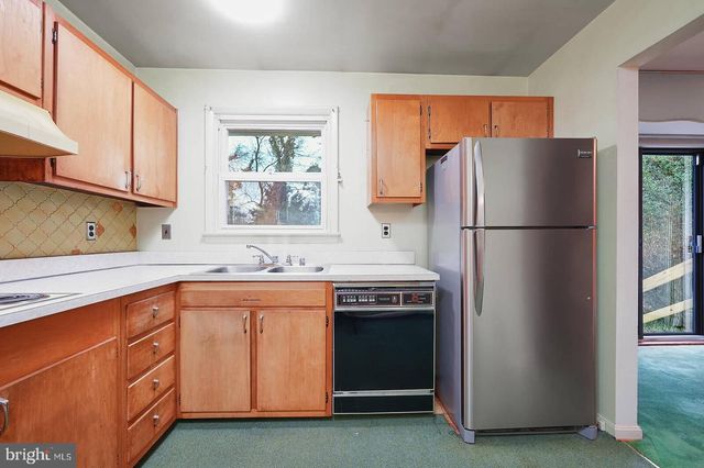 9403 AVENEL RD, Silver Spring, MD 20903